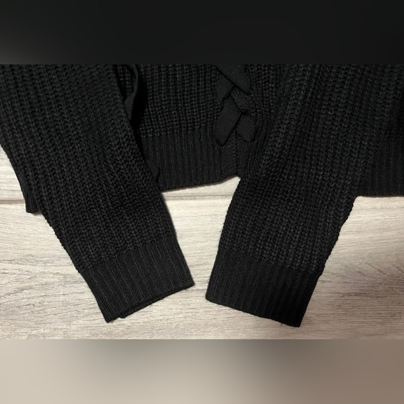 Hooked Up Women’s Black Large Lace Up Chunky Knit Long Sleeves Sweater - Picture 3 of 8